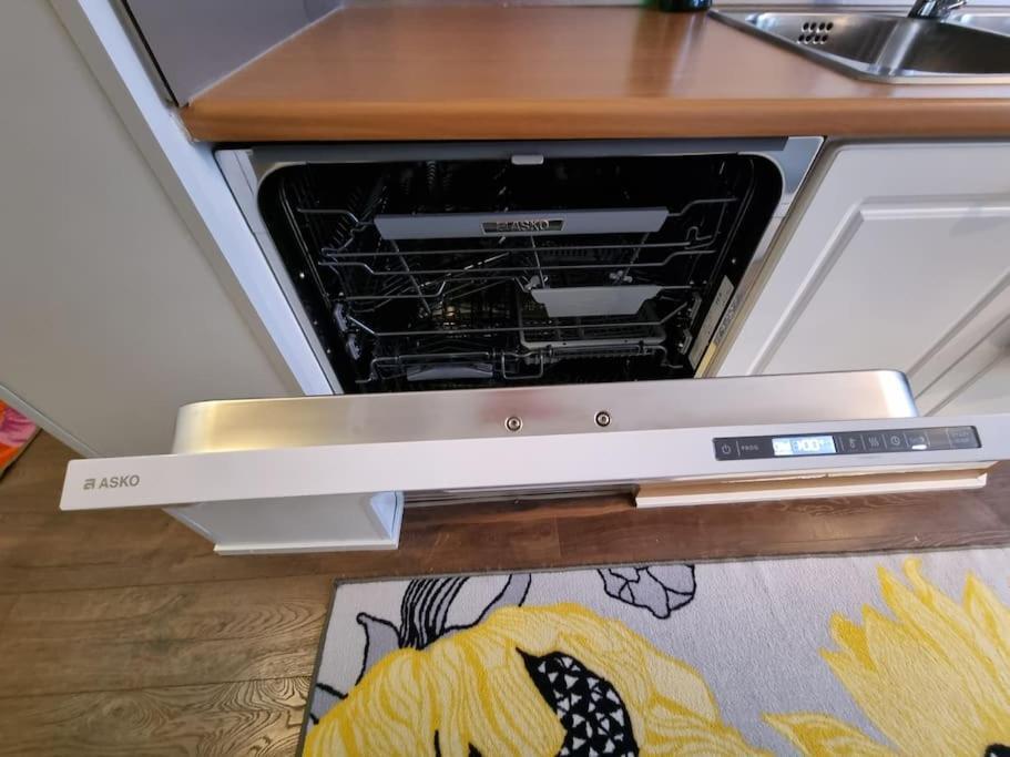 Valoisa Huoneisto Jossa Erinomaiset Vuoteet. Mikkeli Kültér fotó