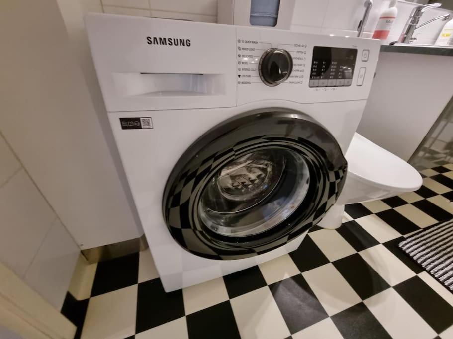 Valoisa Huoneisto Jossa Erinomaiset Vuoteet. Mikkeli Kültér fotó