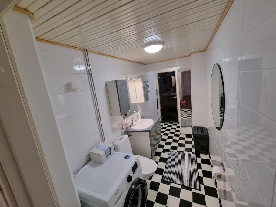 Valoisa Huoneisto Jossa Erinomaiset Vuoteet. Mikkeli Kültér fotó